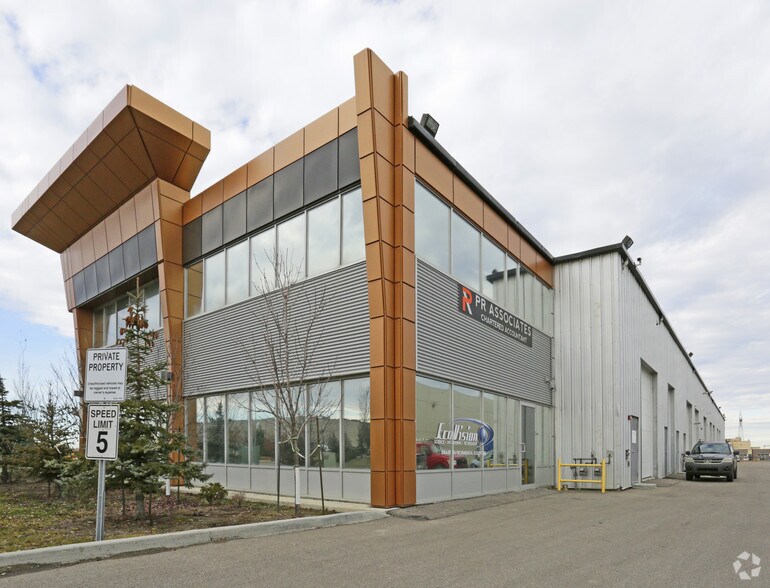 2910-2940 Ellwood Dr, Edmonton, AB à louer - Photo de l’immeuble – Image 3 sur 7