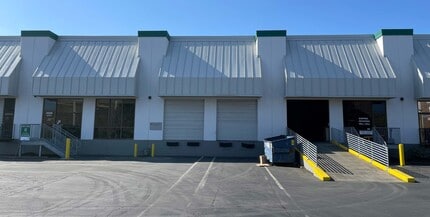 3571-3599 NW Yeon Ave, Portland, OR à louer Photo de l’immeuble– Image 1 sur 4