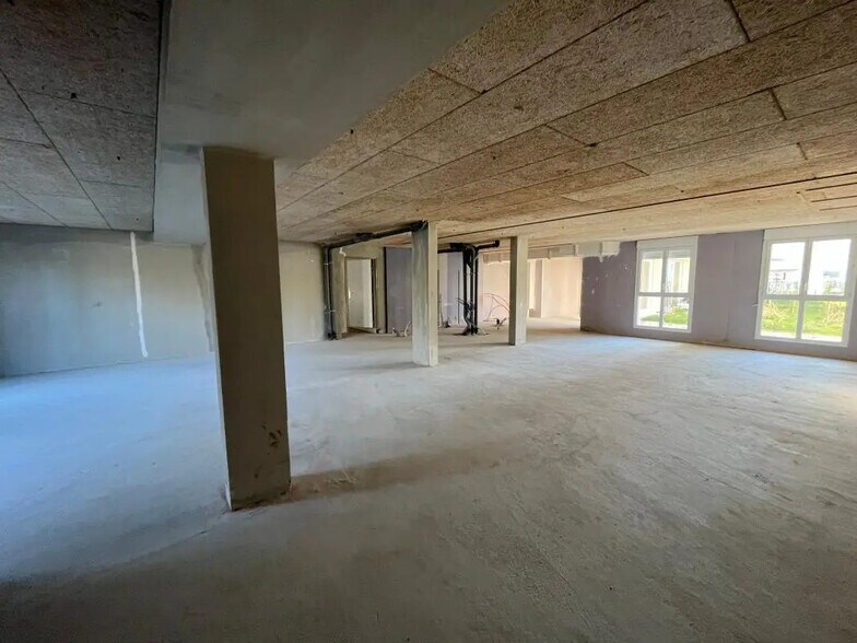 Local commercial dans Ozoir-la-Ferrière à vendre - Photo de l’immeuble – Image 1 sur 12