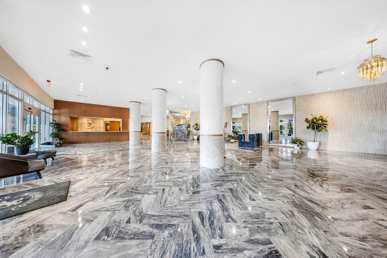 5401 Collins Ave, Miami Beach, FL 33140 - Lot CU-9 -  - Photo intérieure - Image 1 of 14
