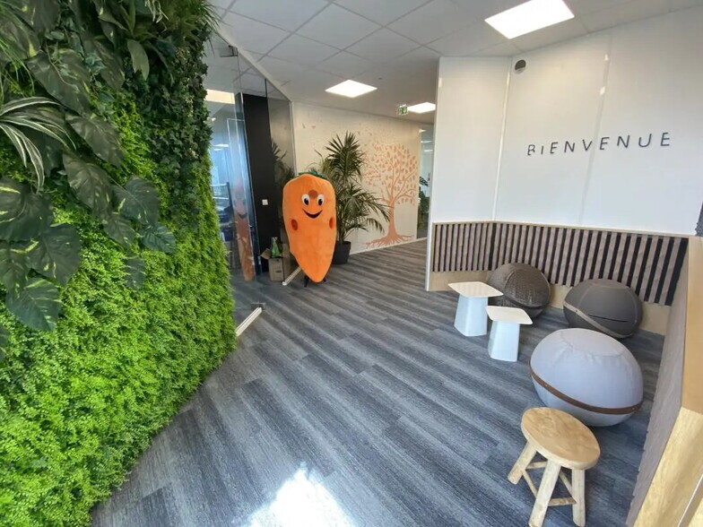 Bureau dans Eysines à louer - Photo de l’immeuble – Image 2 sur 10