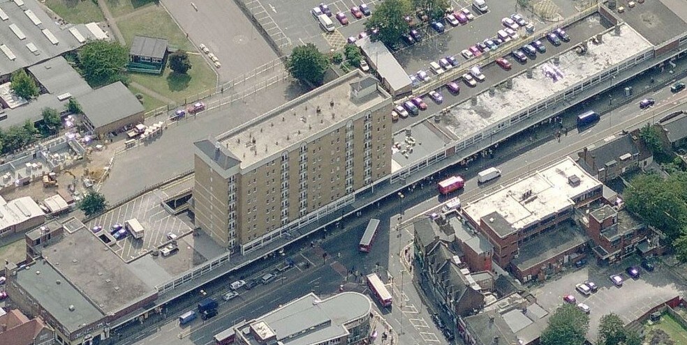 59 High St, Hounslow à louer - Photo de l’immeuble – Image 2 sur 4