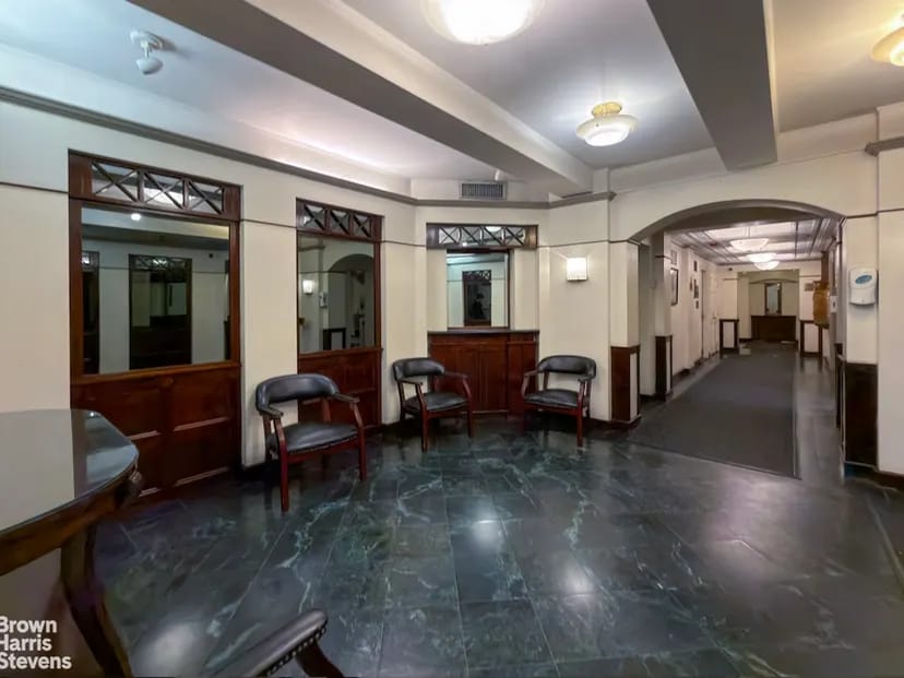 115 E 61st St, New York, NY 10065 - Lot C - - Hall d’entrée - Image 1 of 11