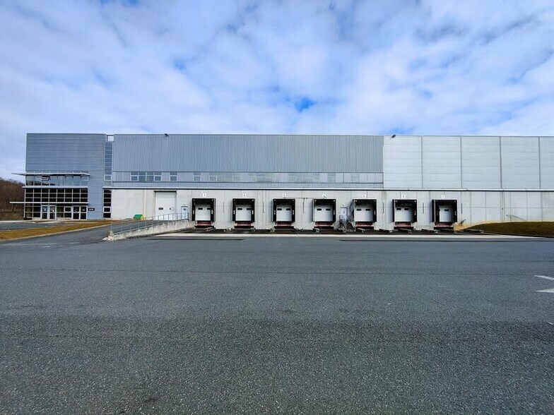 Industriel/Logistique dans Combs-la-Ville à louer - Photo de l’immeuble – Image 2 sur 5