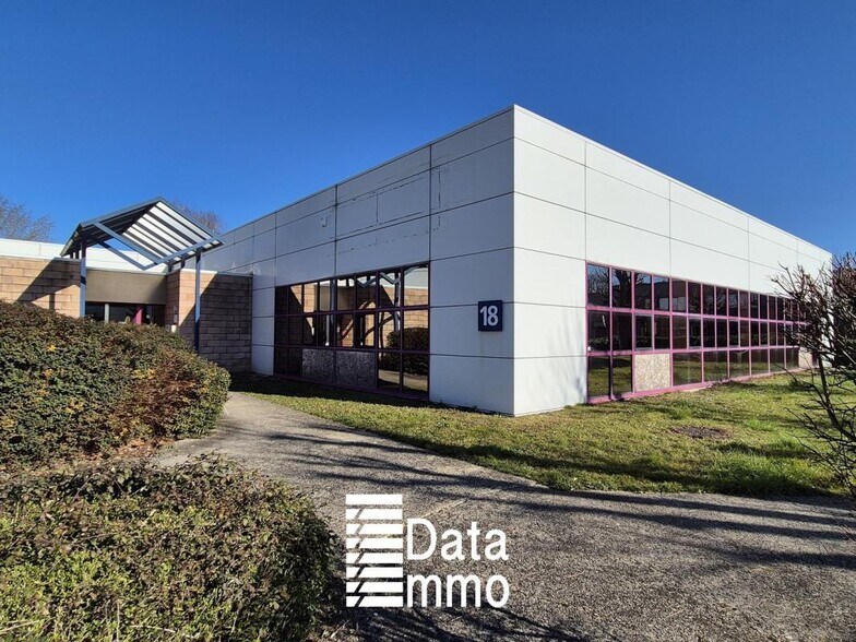 Industriel/Logistique dans Saint-Thibault-des-Vignes à louer - Photo de l’immeuble – Image 1 sur 5