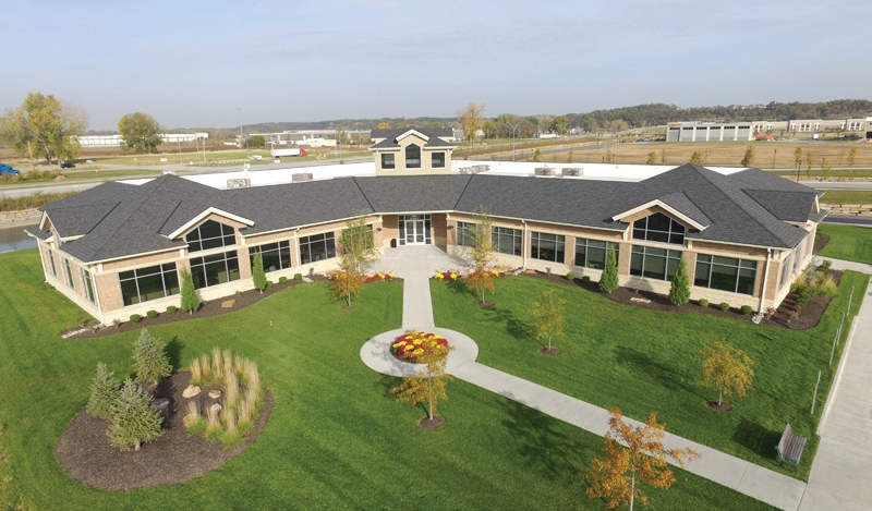 5015 NW Canal St, Riverside, MO à louer - Photo de l’immeuble – Image 2 sur 10