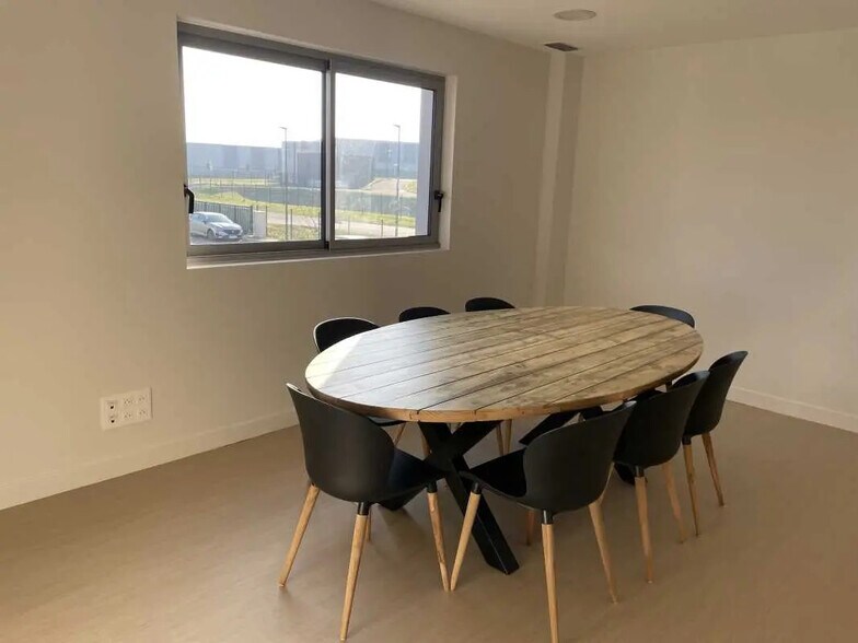 Bureau dans Venette à louer - Photo de l’immeuble – Image 3 sur 17