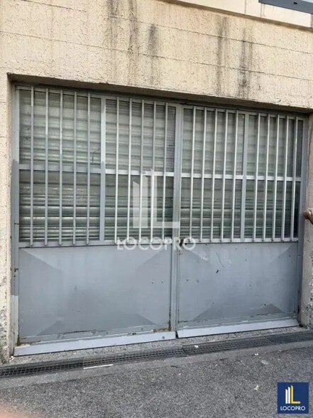 Local d’activités dans Saint-Laurent-du-Var à louer - Photo de l’immeuble – Image 2 sur 2