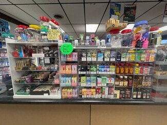 Plus de détails pour 508 E Poplar St, Harrisburg, IL - Local commercial à vendre