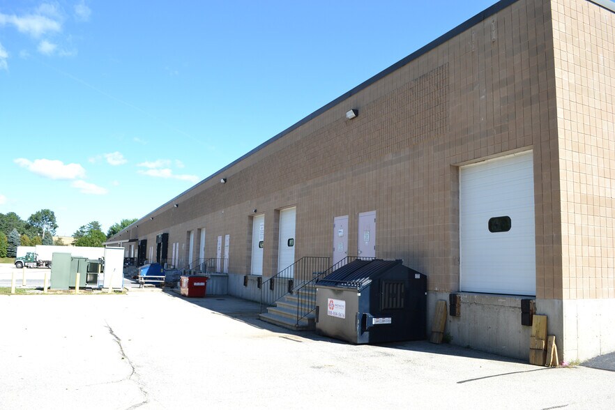 16 Celina Ave, Nashua, NH à louer - Photo de l’immeuble – Image 3 sur 10