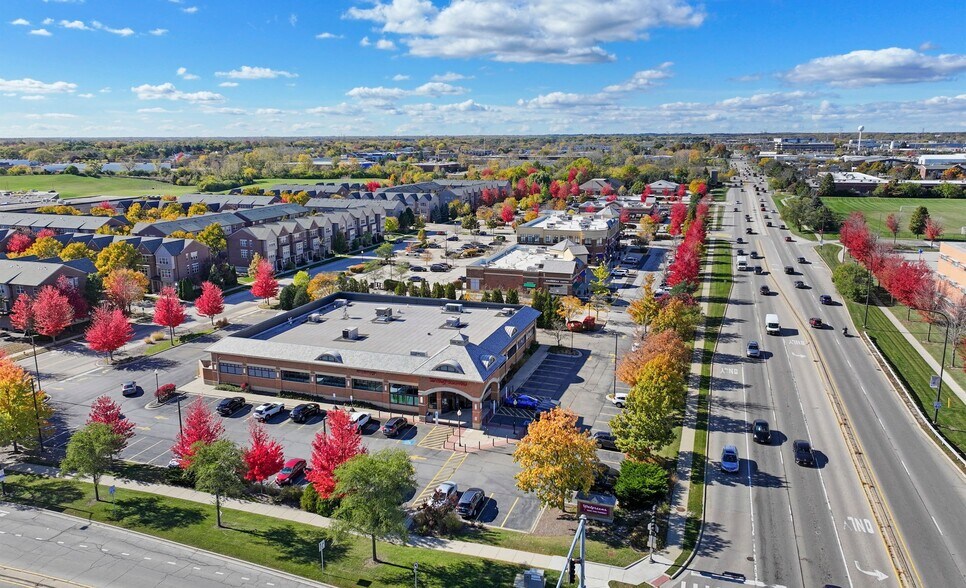 261 W Townline Rd, Vernon Hills, IL à vendre - Photo de l’immeuble – Image 2 sur 4