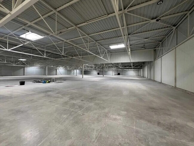 Plus de détails pour 10 Avenue Armand Esders, Le Blanc-Mesnil - Bureau, Industriel/Logistique à louer