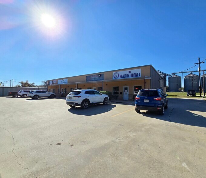 301 S Franklin St, Holland, TX à louer - Photo de l’immeuble – Image 3 sur 7