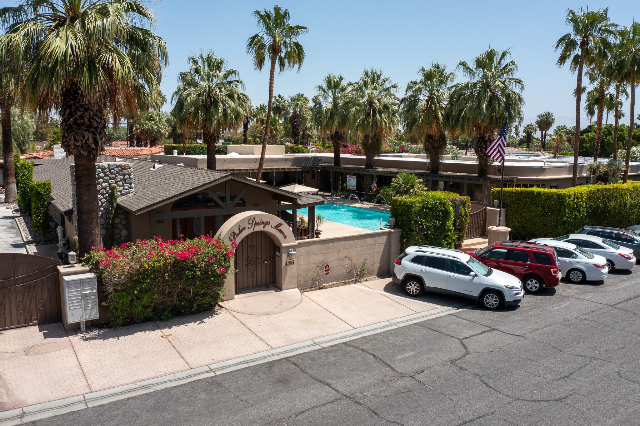 486 E Mel Ave, Palm Springs, CA à vendre Photo de l’immeuble– Image 1 sur 10