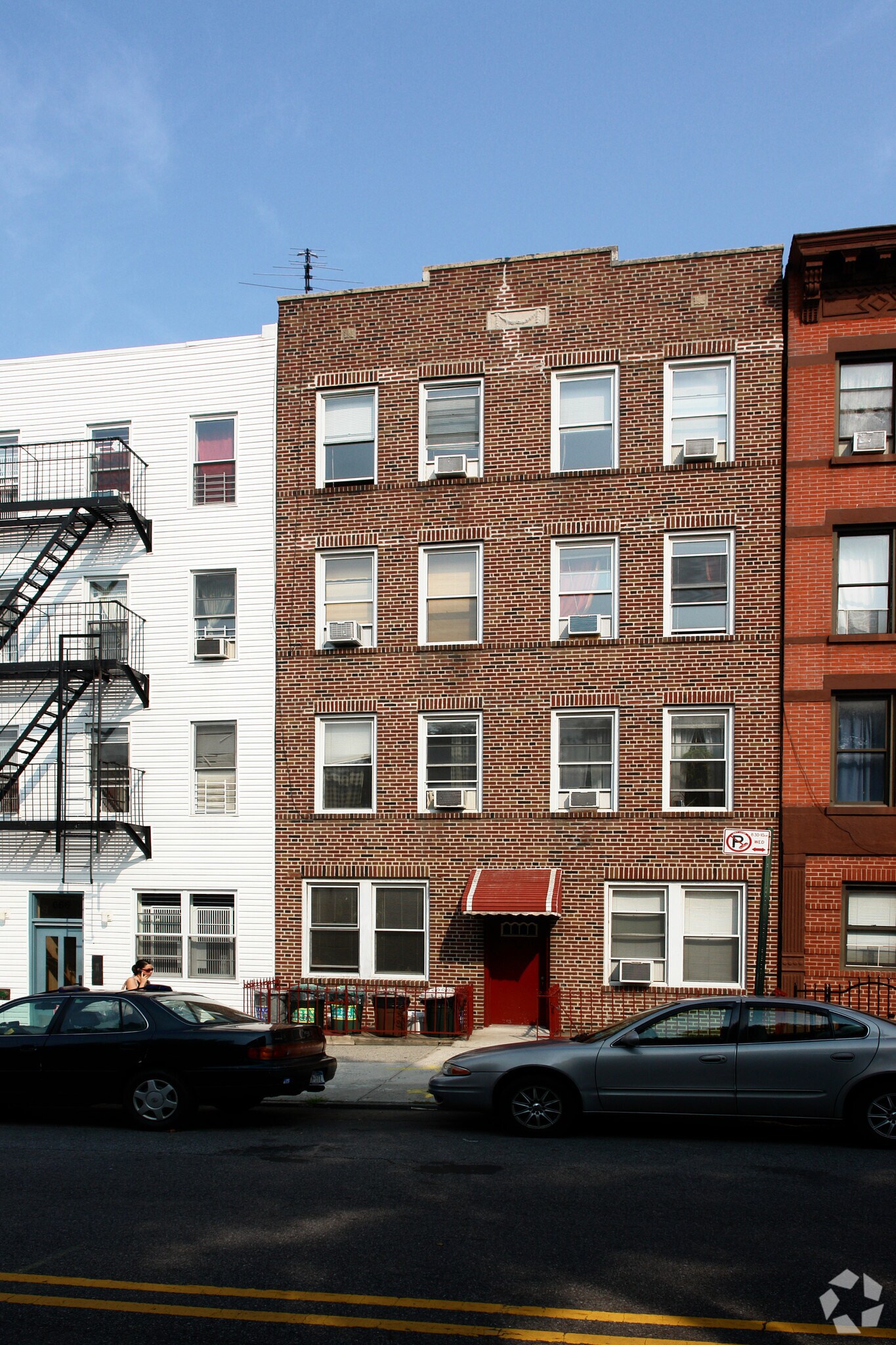 664 6th Ave, Brooklyn, NY à louer Photo principale– Image 1 sur 4