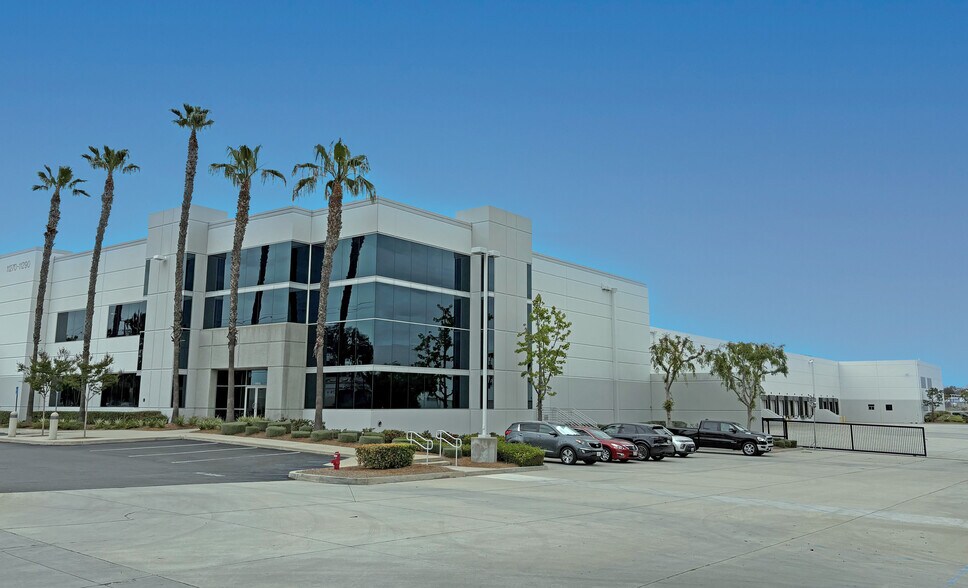 11130-11290 Bloomfield Ave, Santa Fe Springs, CA à louer - Photo de l’immeuble – Image 2 sur 11