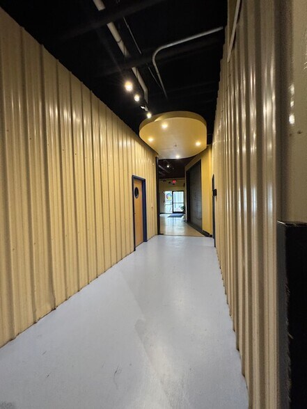 450 Weaver St, Winooski, VT à louer - Photo de l’immeuble – Image 3 sur 9