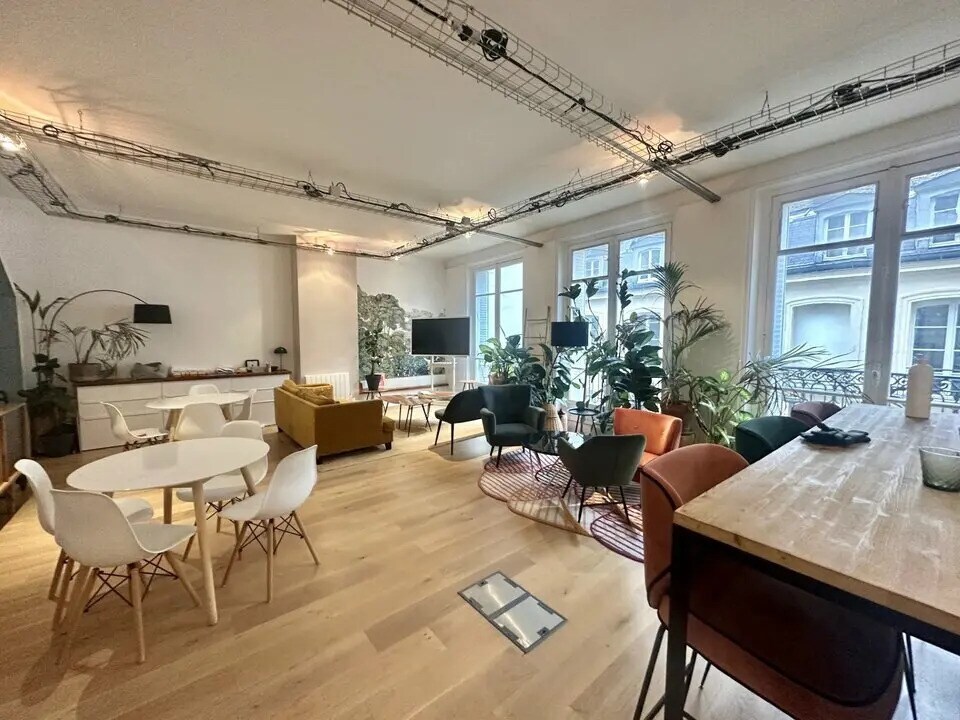 70 Rue Du Temple, Paris à louer Photo de l’immeuble– Image 1 sur 8