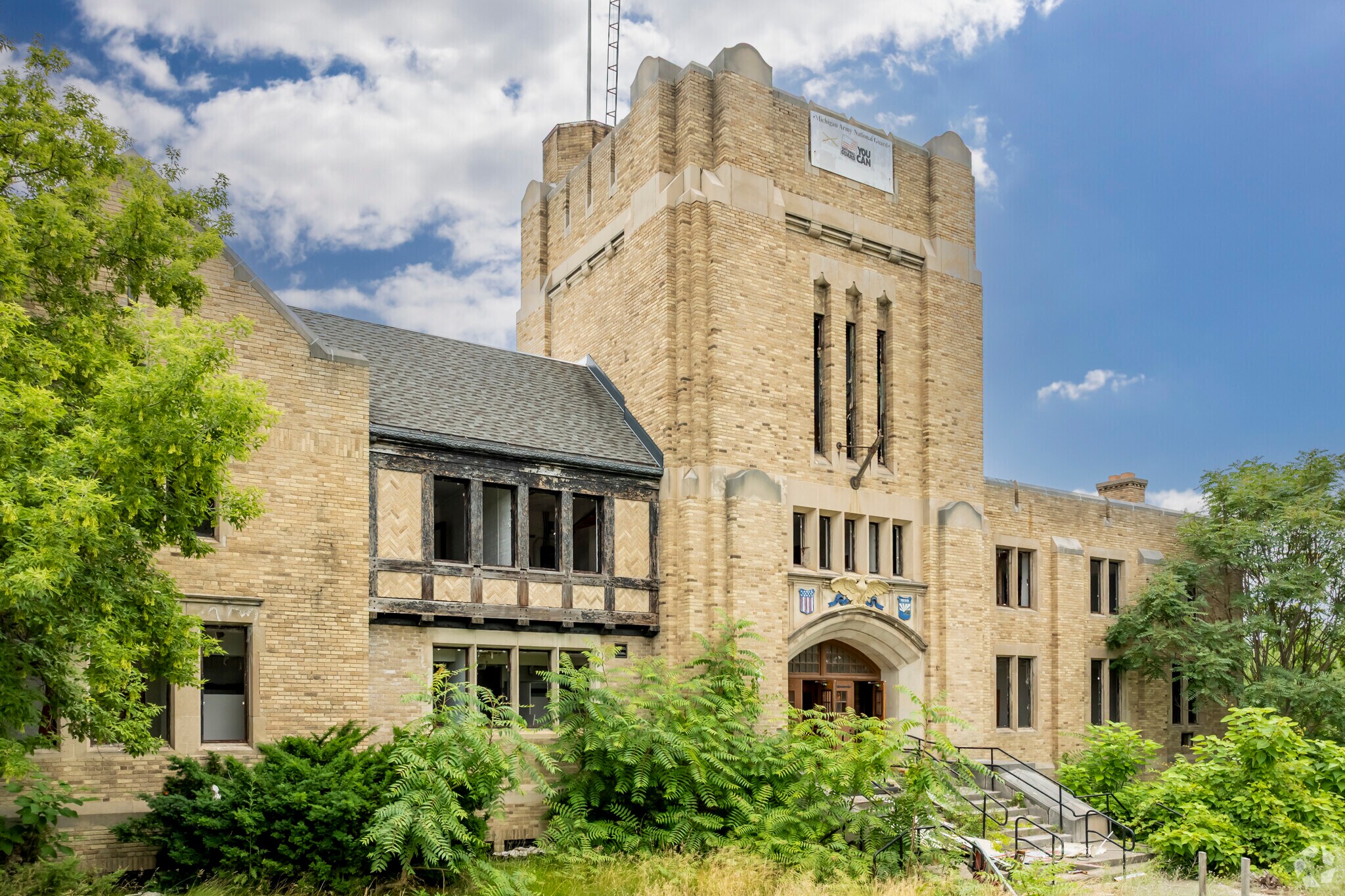 1101 Chavez Dr, Flint, MI à louer Photo de l’immeuble– Image 1 sur 21