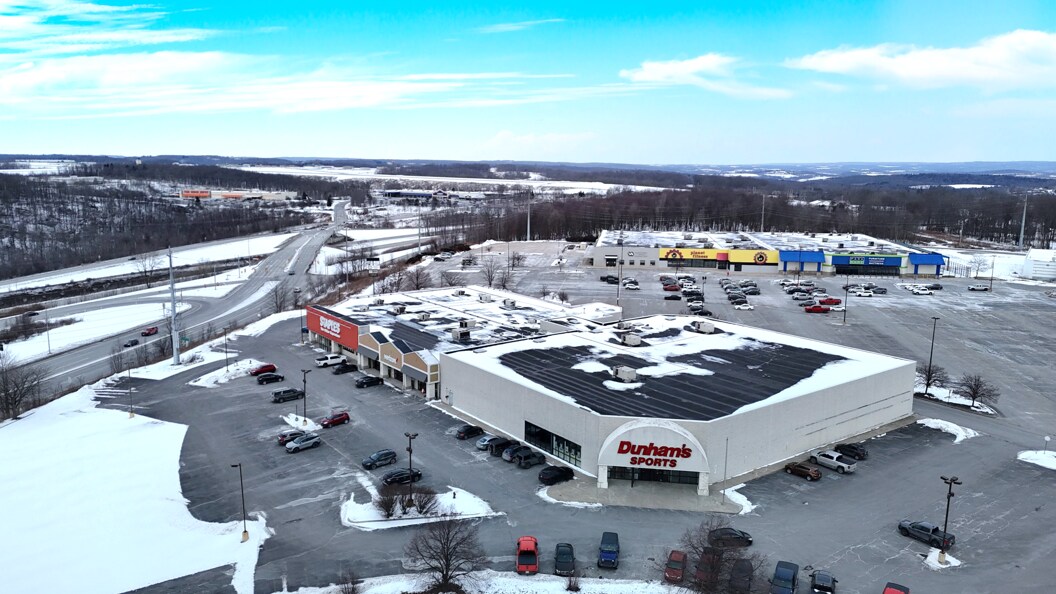 590-594 Galleria Dr, Johnstown, PA à vendre Photo principale– Image 1 sur 16