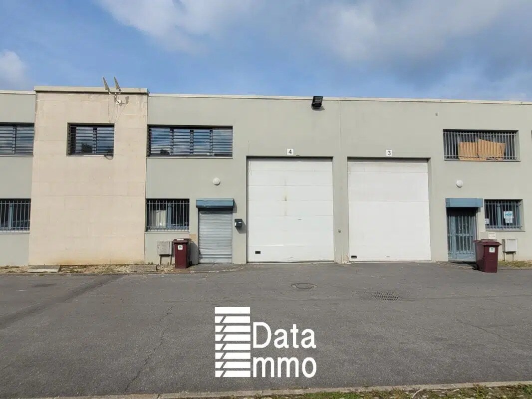 Industriel/Logistique dans Émerainville à louer Photo de l’immeuble– Image 1 sur 7