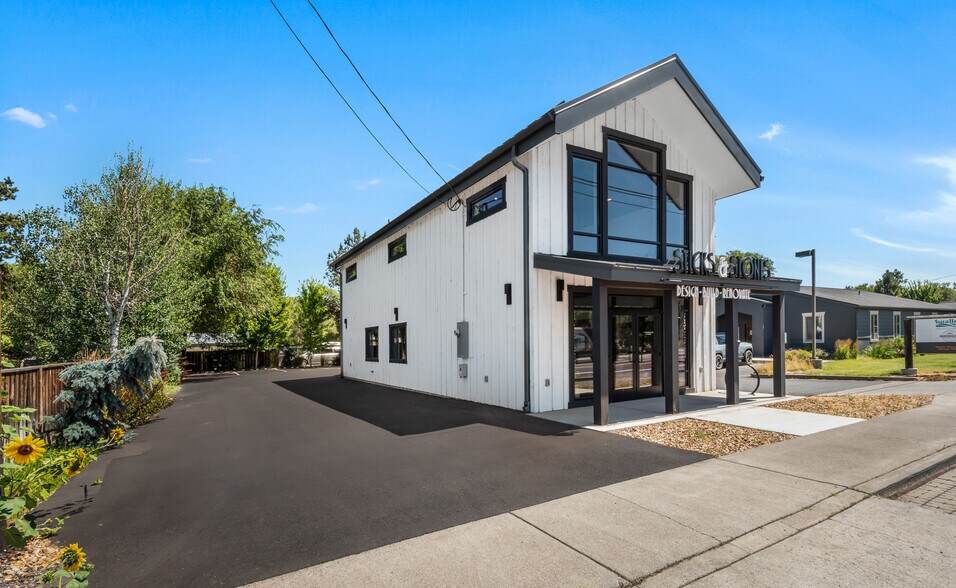 64678 Cook Ave, Bend, OR à vendre - Photo de l’immeuble – Image 3 sur 21