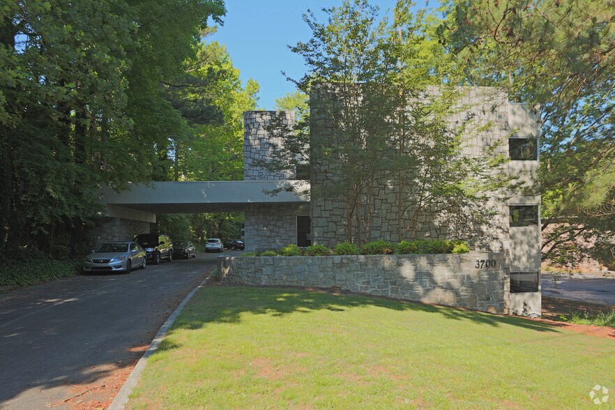 3700 Longview Dr, Chamblee, GA à vendre - Photo principale – Image 1 sur 24