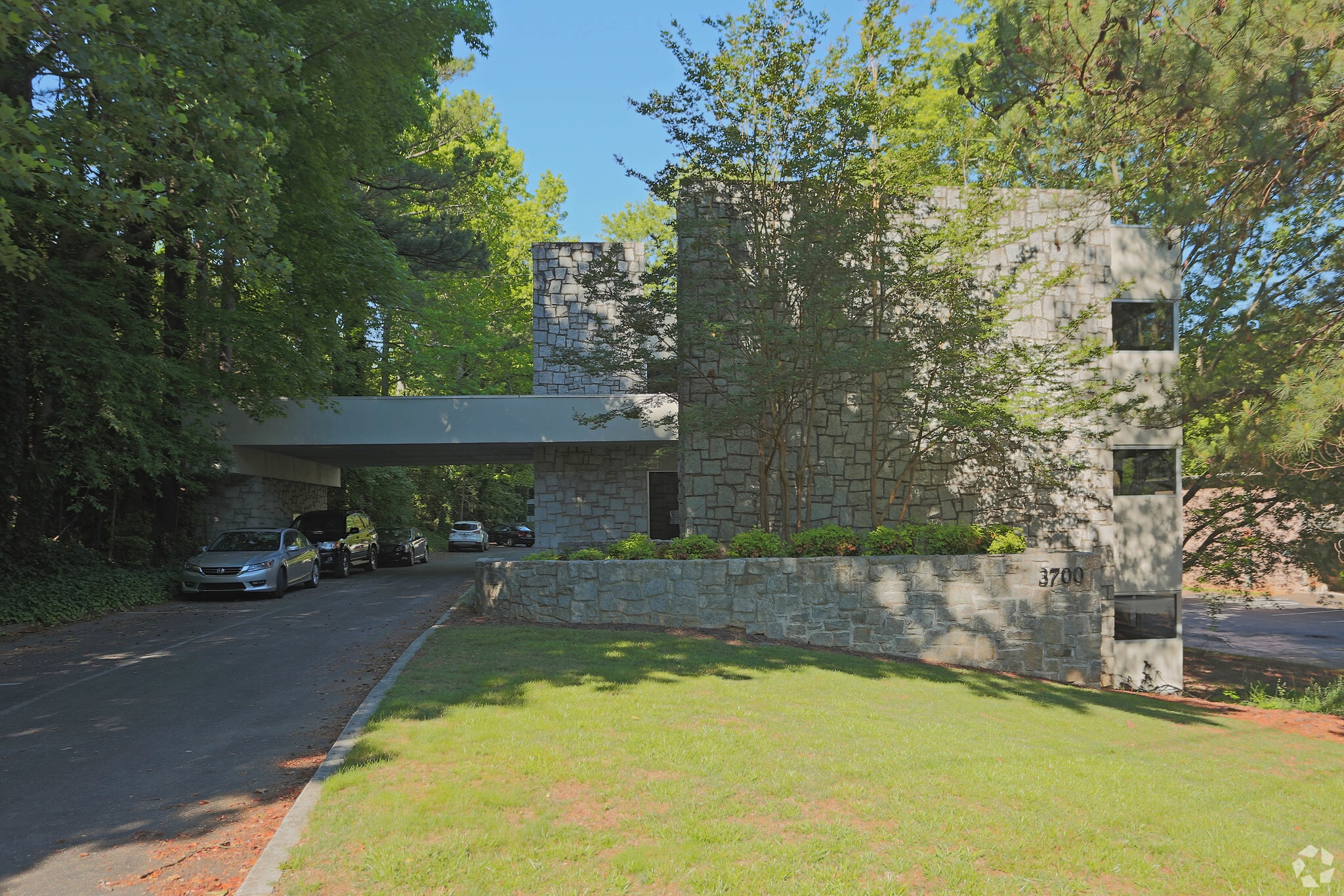 3700 Longview Dr, Chamblee, GA à vendre Photo principale– Image 1 sur 25