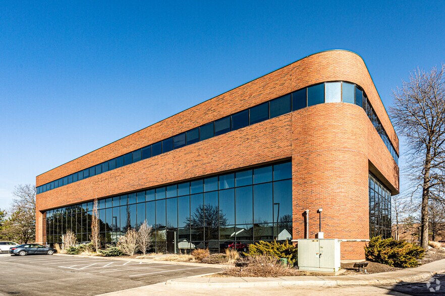 12351 W 96th Ter, Lenexa, KS à louer - Photo de l’immeuble – Image 3 sur 5