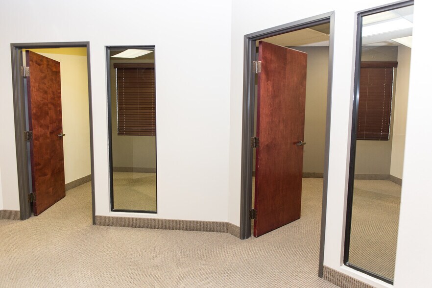 40 N Center St, Mesa, AZ à louer - Photo de l’immeuble – Image 3 sur 11