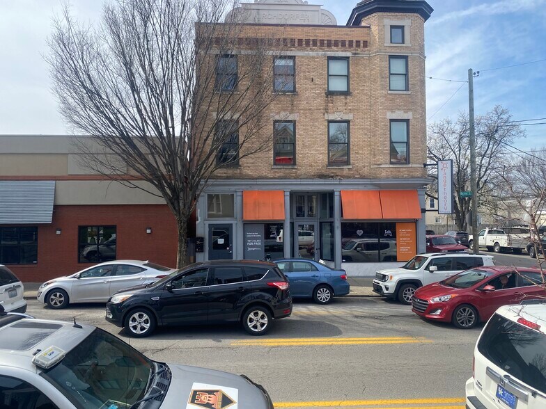 924-928 Baxter Ave, Louisville, KY à louer - Photo de l’immeuble – Image 3 sur 6