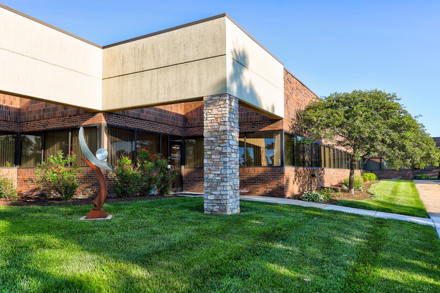 4750 Venture Dr, Ann Arbor, MI à louer - Photo de l’immeuble – Image 3 sur 5
