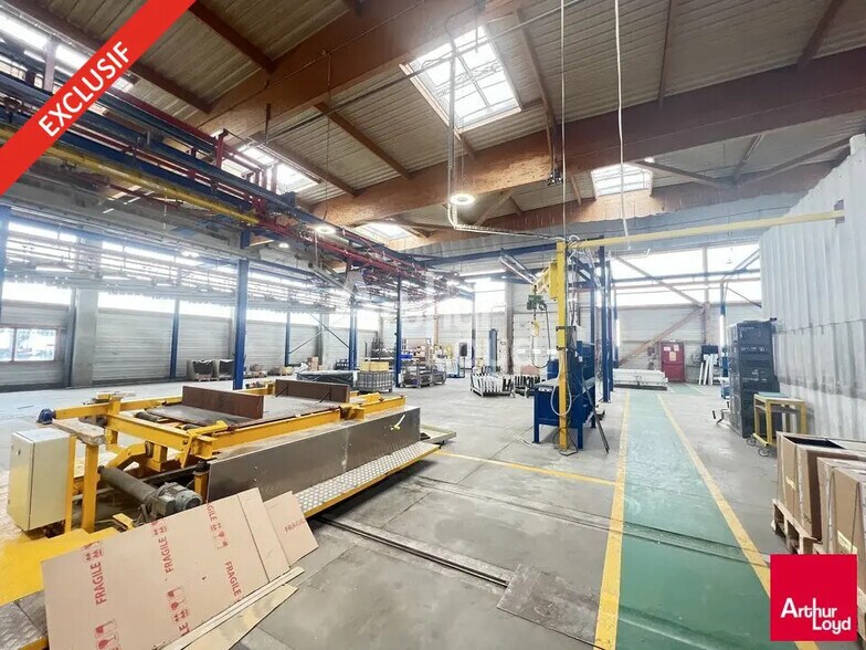 Local d'activités dans Bréal-sous-Montfort à vendre - Photo de l’immeuble – Image 3 sur 6