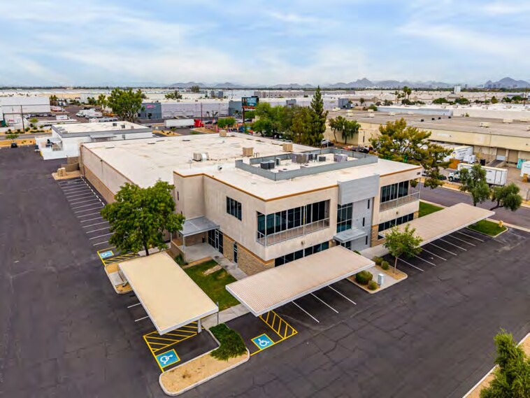 230 N 48th Ave, Phoenix, AZ à louer - Photo de l’immeuble – Image 2 sur 18