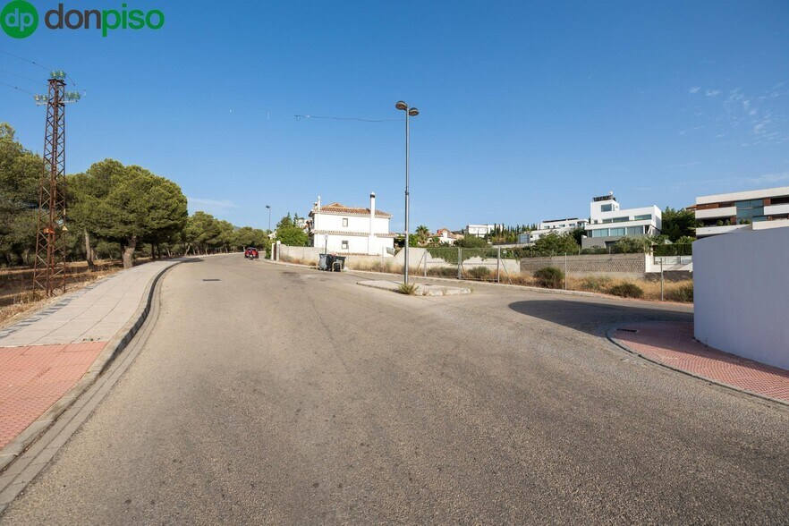 Calle Cúllar Vega, 42, La Zubia, Granada à vendre - Photo de l’immeuble – Image 2 sur 18