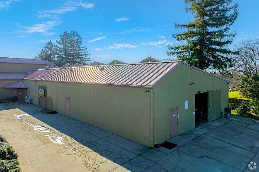 11837 Kemper Rd, Auburn, CA à louer - Photo de l’immeuble – Image 2 sur 3