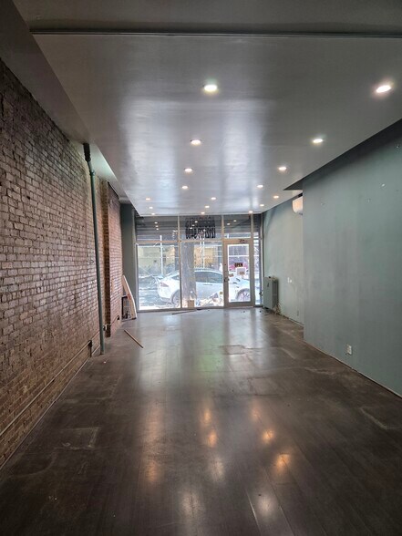 13 Avenue B, New York, NY à louer - Photo de l’immeuble – Image 1 sur 8