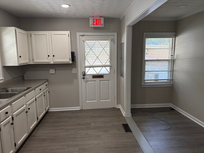 137 Powers Ferry Rd, Marietta, GA à vendre - Photo de l’immeuble – Image 3 sur 15