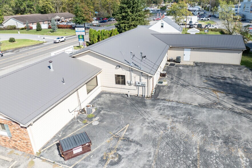 5523 E Pleasant Valley Blvd, Tyrone, PA à vendre - Photo de l’immeuble – Image 3 sur 4