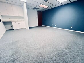 1333 E Madison Ave, El Cajon, CA à louer Photo intérieure– Image 2 sur 13