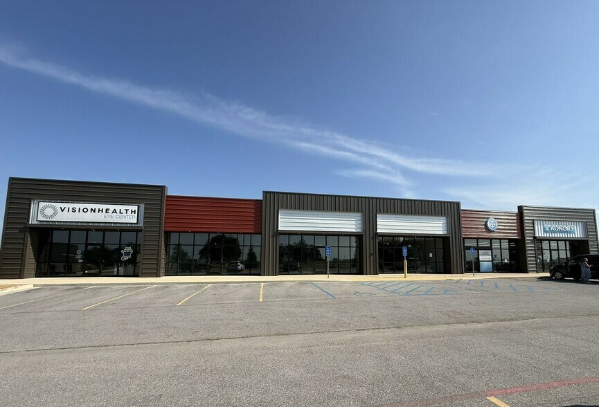 911 Center St, Rogersville, MO à vendre - Photo de l’immeuble – Image 2 sur 8
