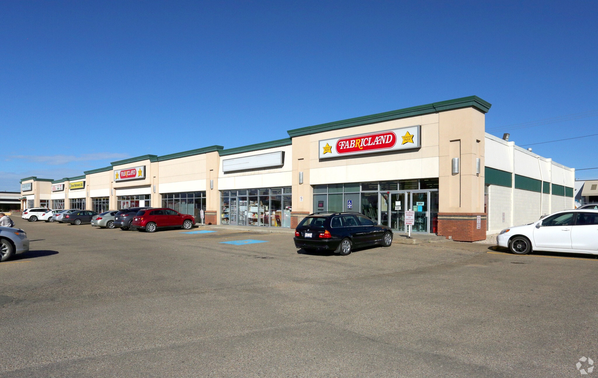 5365 Gateway Blvd NW, Edmonton, AB à louer Photo principale– Image 1 sur 4
