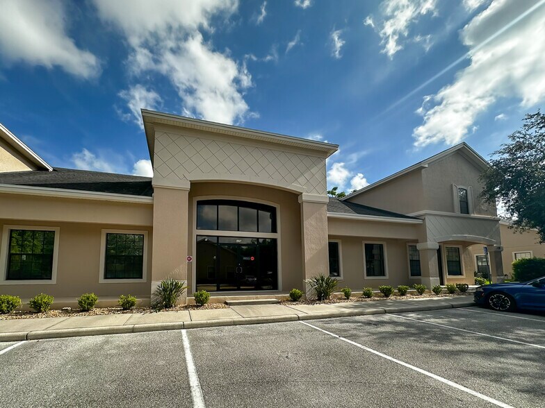 170 Fitzgerald Rd, Lakeland, FL à louer - Photo de l’immeuble – Image 2 sur 37