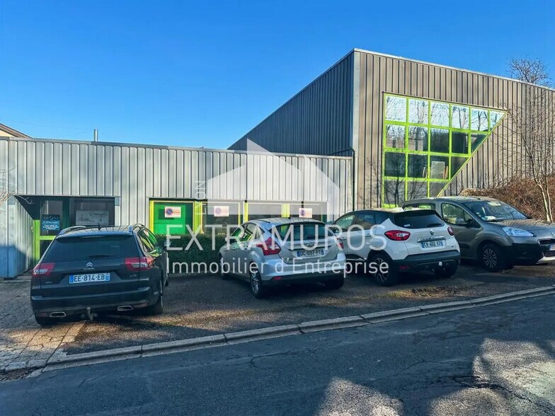 Local d'activités dans Amplepuis à vendre - Photo de l’immeuble – Image 1 sur 8