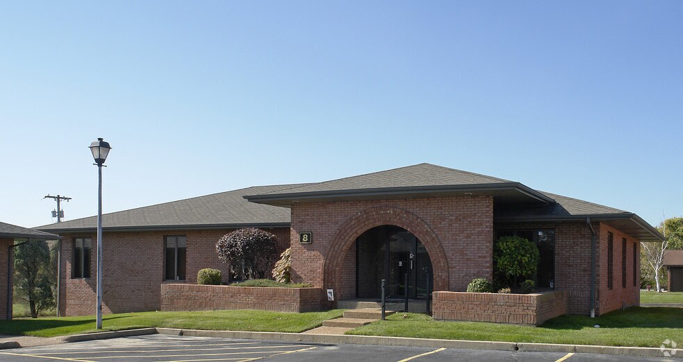 8 Park Place Blvd, Swansea, IL à louer - Photo principale – Image 1 sur 8