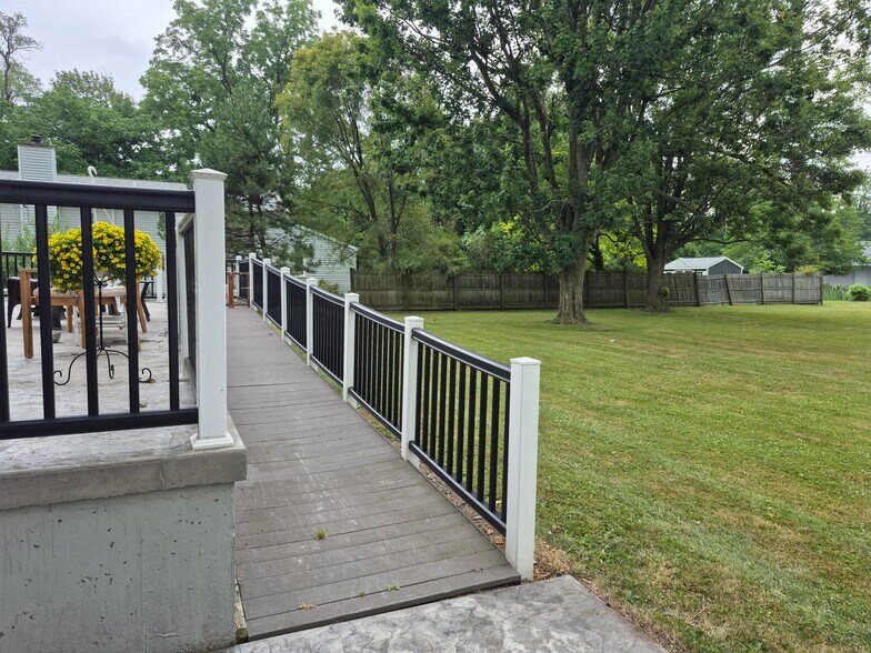 5895 Goodrich Rd, Clarence Center, NY à louer - Photo de l’immeuble – Image 2 sur 18