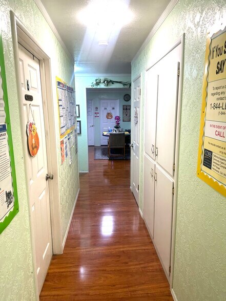 1923 Fallen Leaf Dr, Santa Rosa, CA à vendre - Photo de l’immeuble – Image 2 sur 4