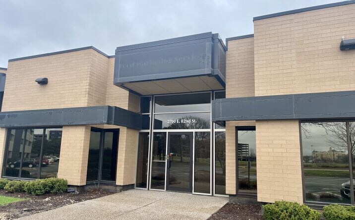 2700-2772 E 82nd St, Bloomington, MN à louer - Photo de l’immeuble – Image 1 sur 1