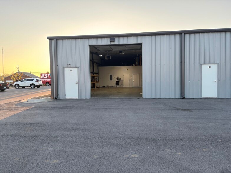 1201 S Main Street, Nicholasville, KY à louer - Photo de l’immeuble – Image 3 sur 12