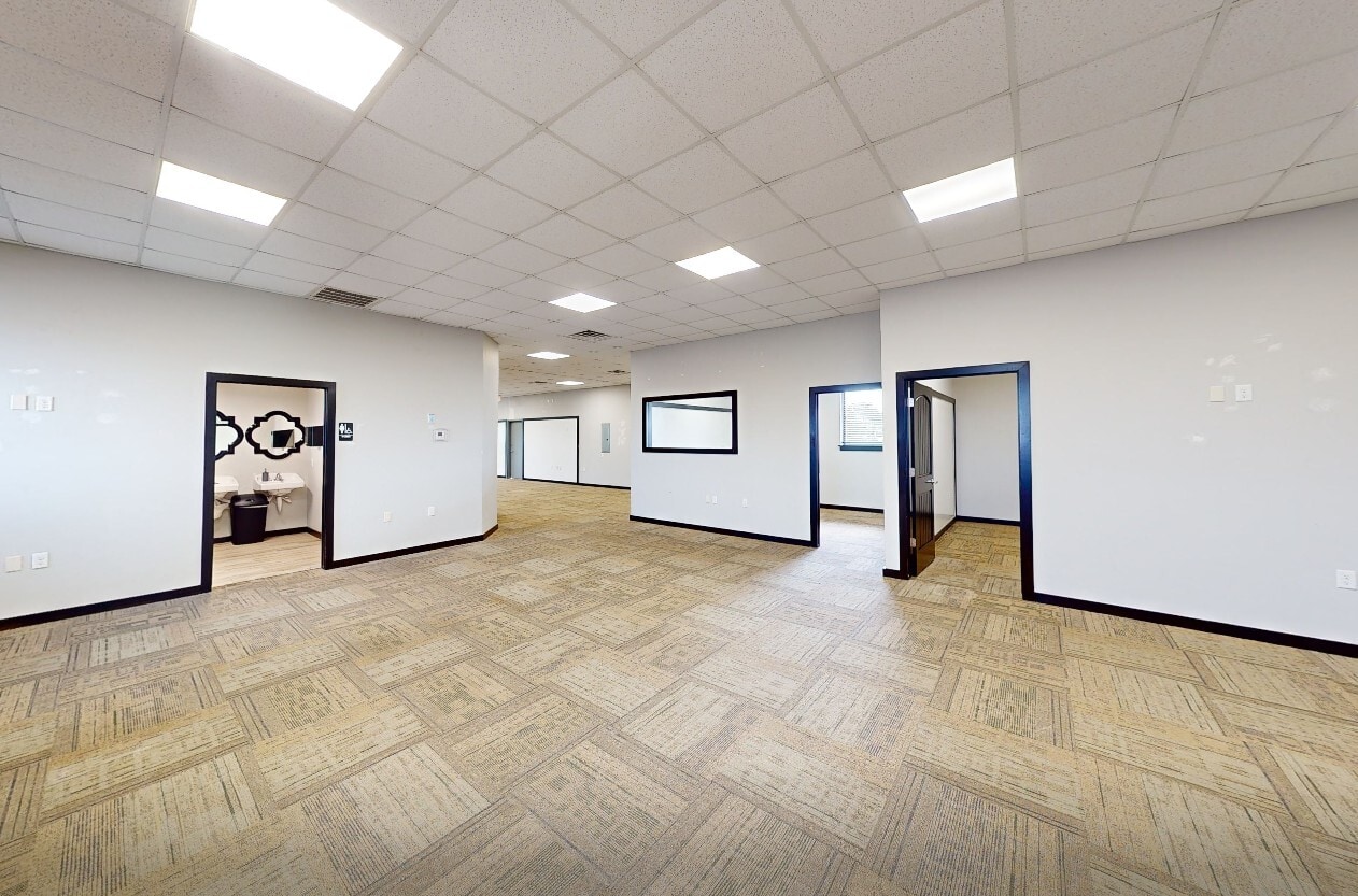 1716 Signal Ridge Dr, Edmond, OK 73013 - Lot A - - Photo intérieure - Image 1 of 7